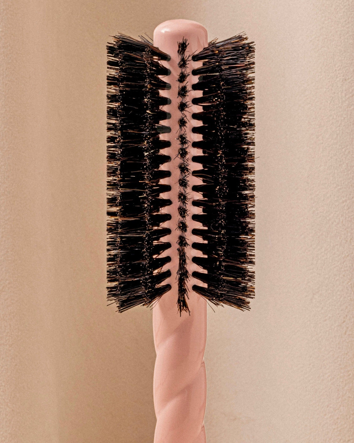 N.08 La Brosse Ronde Brushing Longueur & Mouvement Rose Poudré