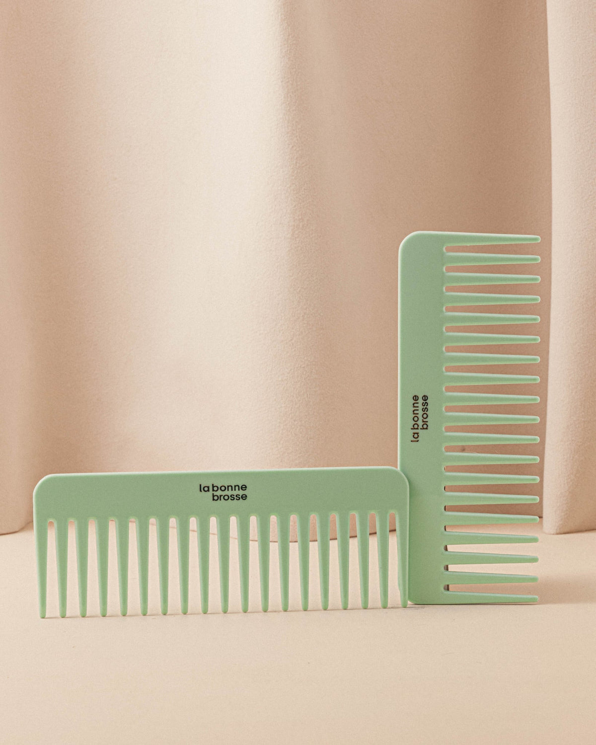 Le Peigne Large Démêlant en Acétate Bleu Lagon