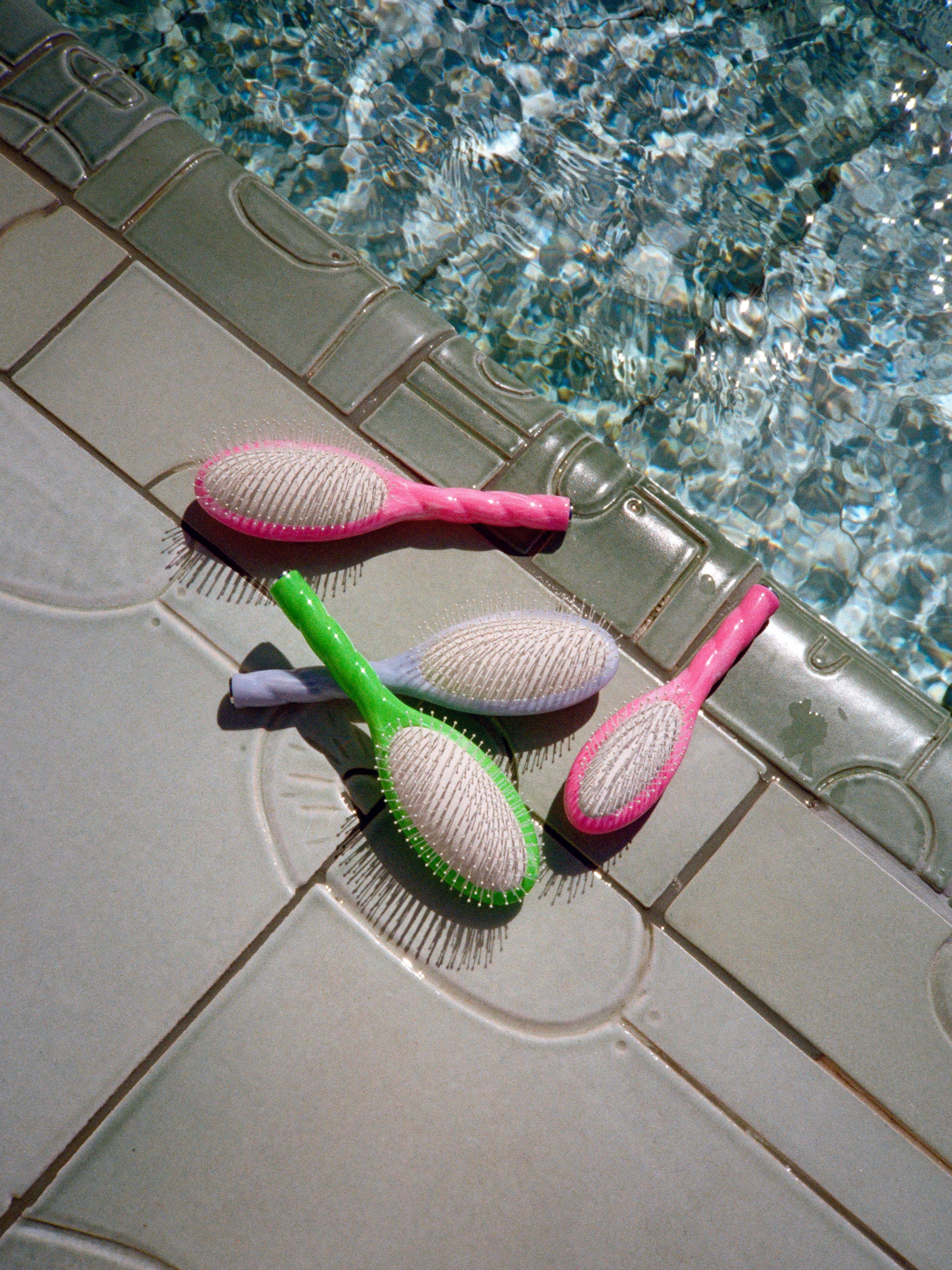 Roseanna x La Bonne Brosse N.04 La Petite Brosse Démêlante & Massante La Miracle Salty Gelato Vert