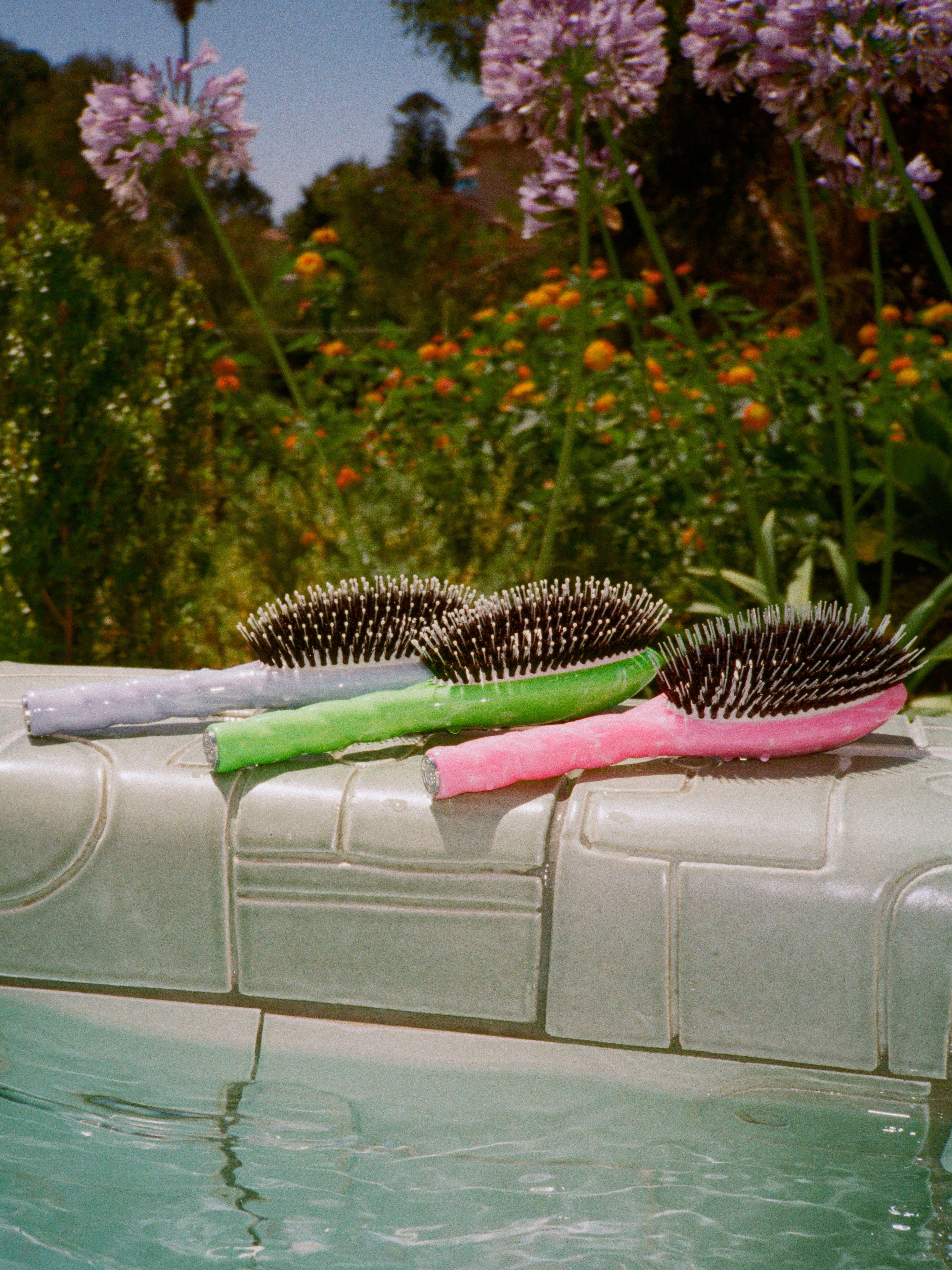 Roseanna x La Bonne Brosse N.02 La Petite Brosse Démêlante & Soin l'Indispensable Salty Gelato  Vert