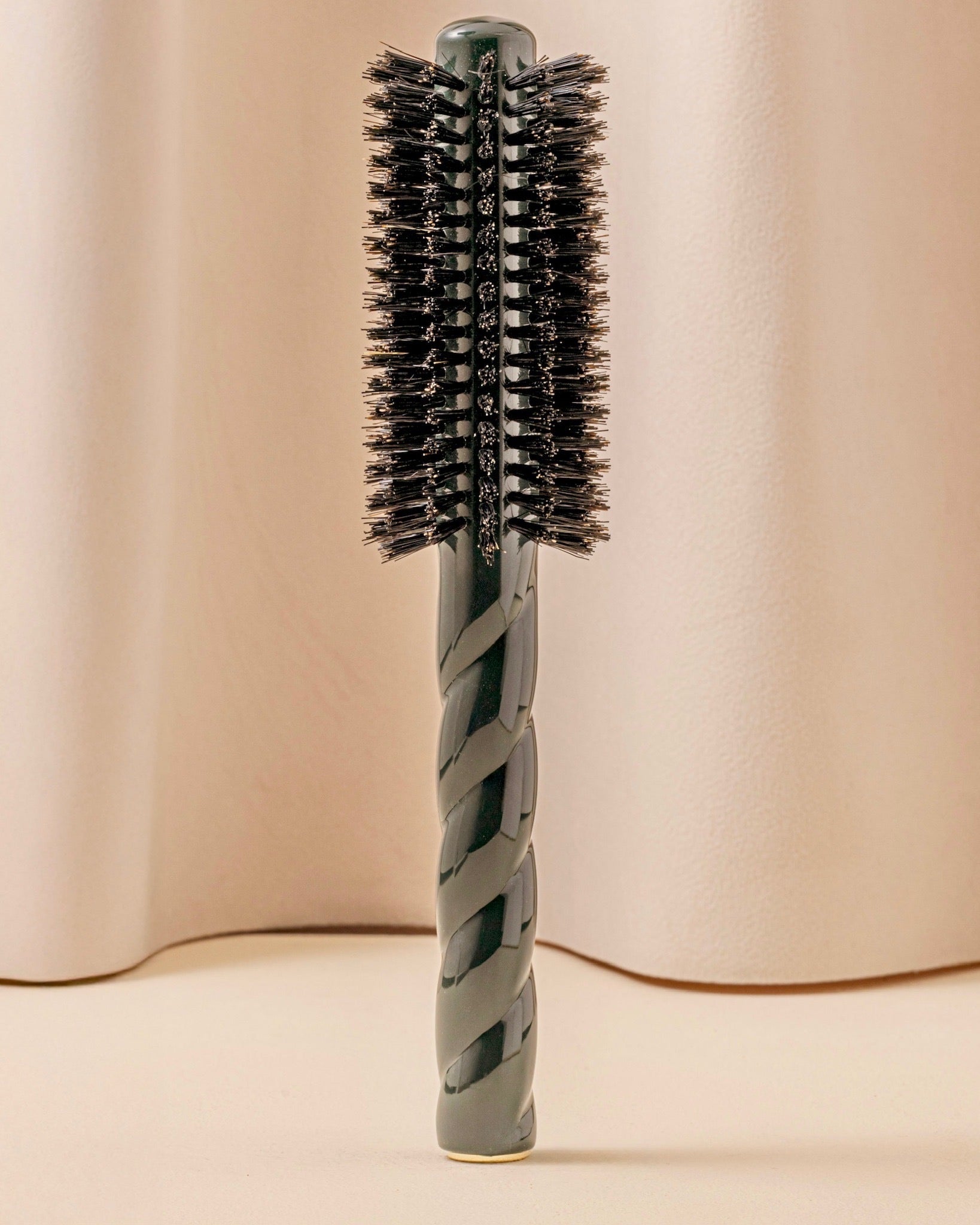 N.05 La Brosse Ronde Brushing Volume & Style Vert Émeraude