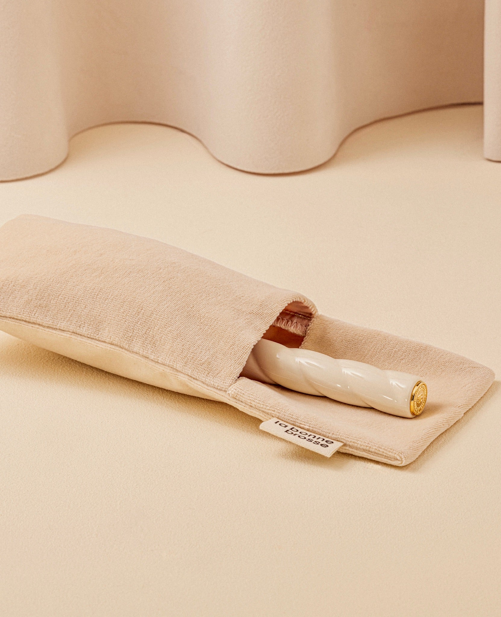 N.03 La Brosse Cuir Chevelu Sensible l'Indispensable Douceur Blanc Crème