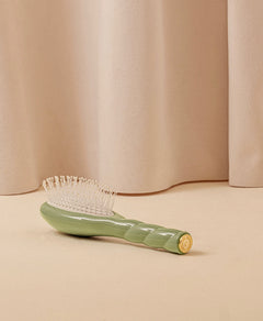 N.04 La Petite Brosse Démêlante & Massante La Miracle Vert Amande