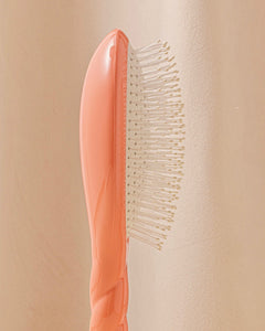 N.04 La Brosse Démêlante & Massante La Miracle Corail