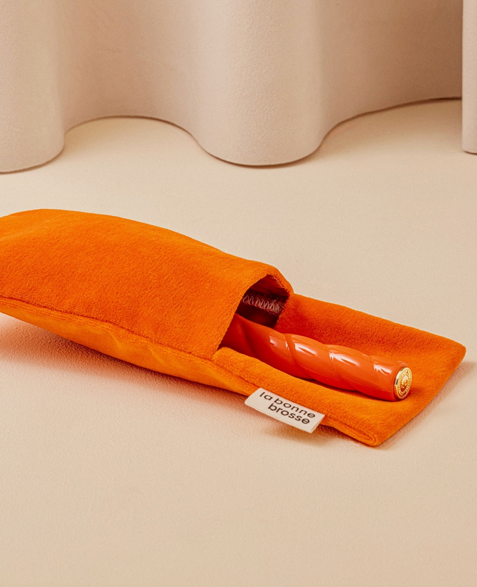 La Pochette "Grande Brosse" Orange Seventies