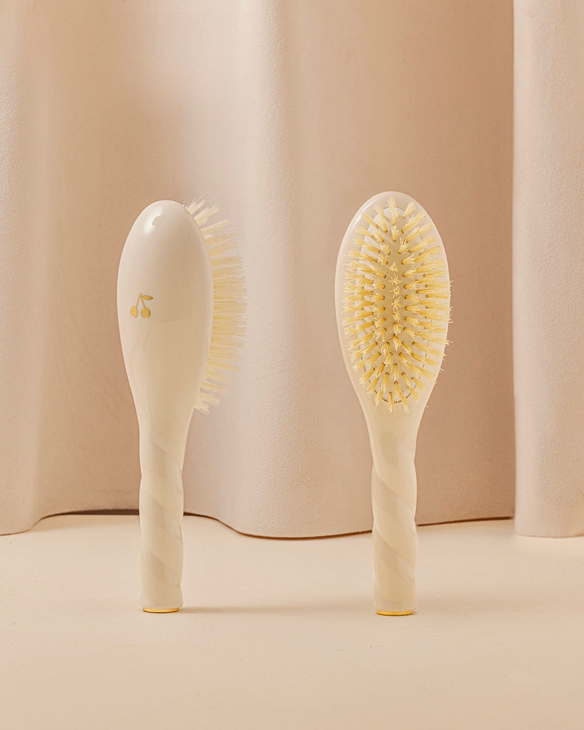 Bonpoint x La Bonne Brosse N.06 La Brosse Bébé Blanc Crème et son Pochon Offert