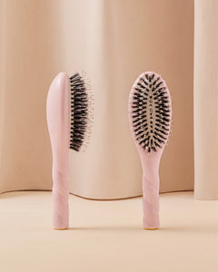 N.03 La Petite Brosse Cuir Chevelu Sensible l'Indispensable Douceur Rose Lilas