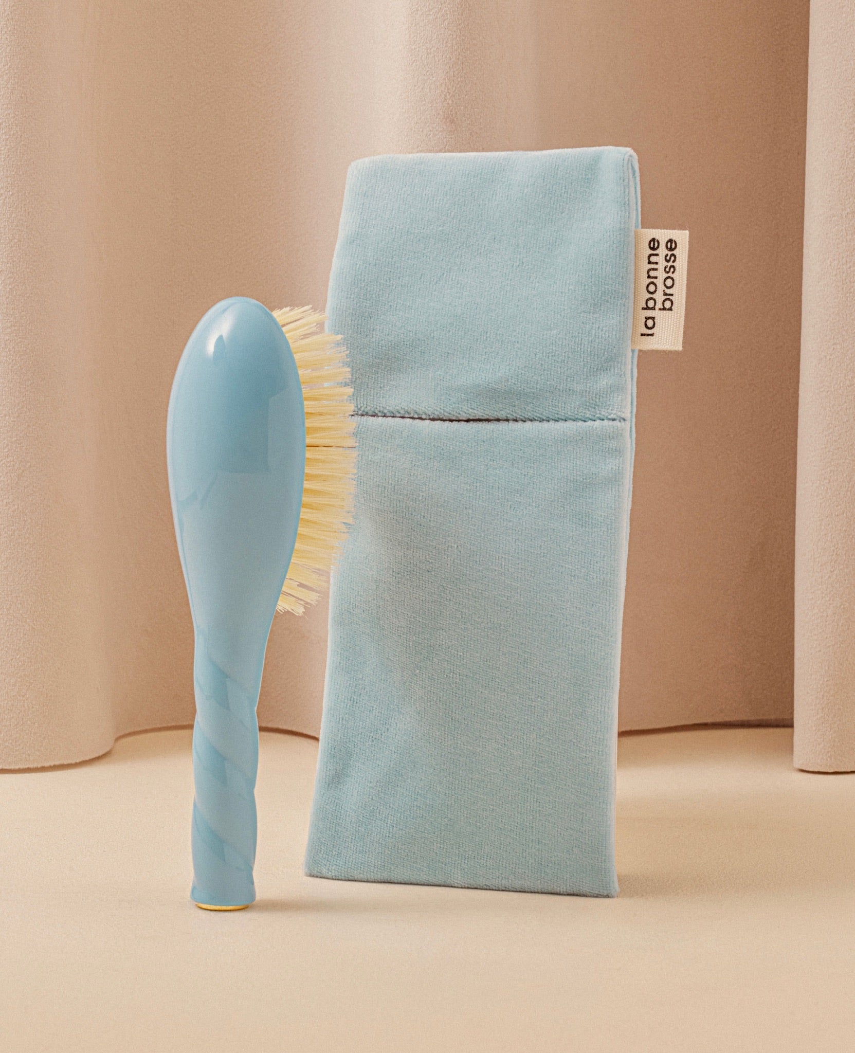 La Pochette "Brosse Bébé" Bleu Ciel
