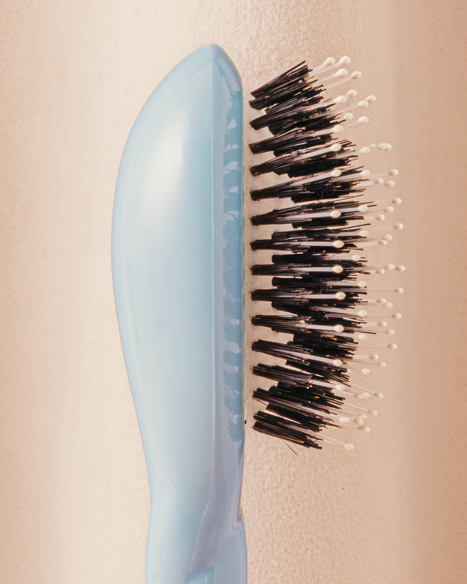 N.03 La Micro Brosse Cuir Chevelu Sensible l'Indispensable Douceur Bleu Ciel