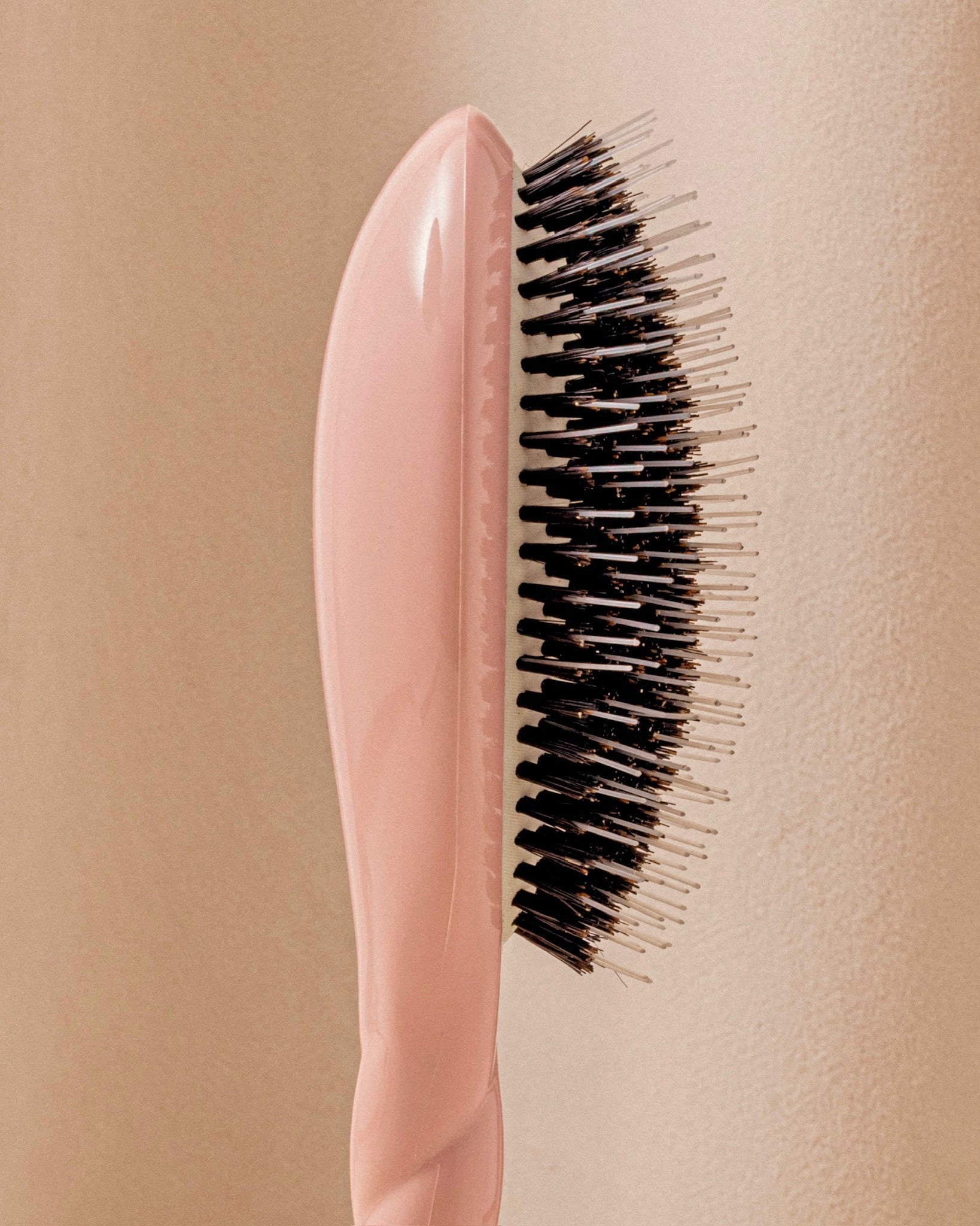 N.02 La Brosse Démêlante & Soin l'Indispensable Rose Poudré