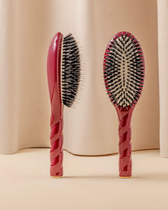 N.02 La Brosse Démêlante & Soin l'Indispensable Rouge Cerise
