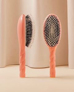N.03 La Brosse Cuir Chevelu Sensible l'Indispensable Douceur Corail