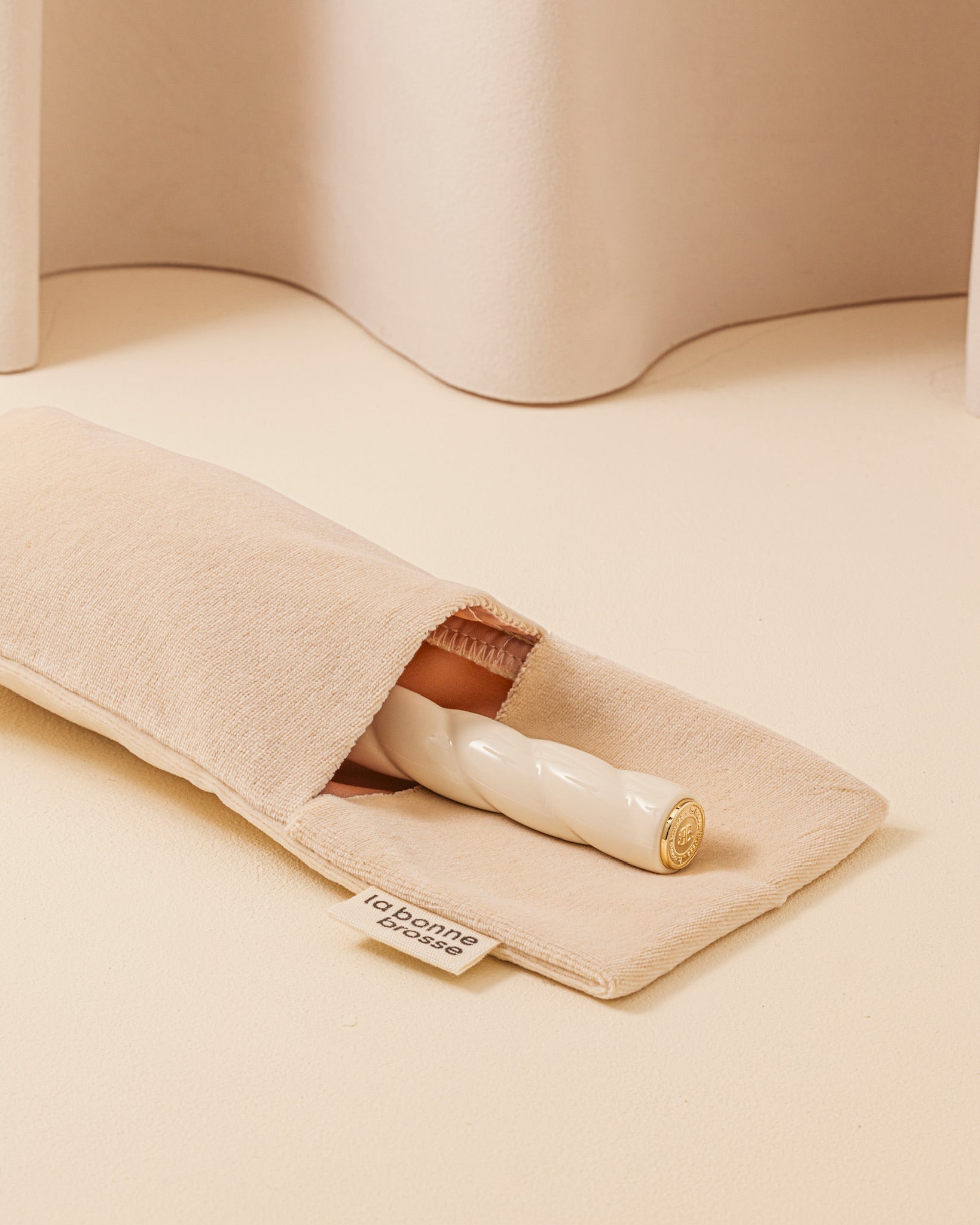 La Pochette "Grande Brosse" Blanc Crème