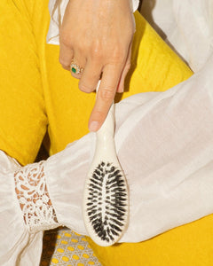 N.02 La Petite Brosse Démêlante & Soin l'Indispensable Blanc Crème