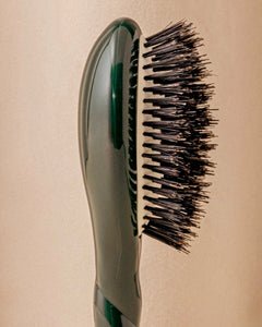 N.01 La Petite Brosse Brillance & Soin l’Universelle Vert Emeraude