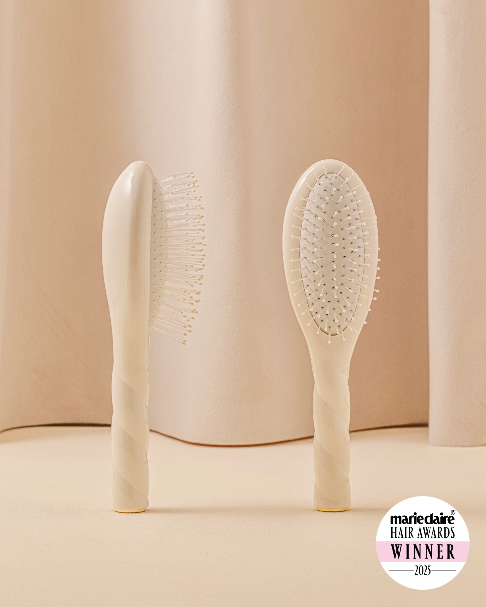 N.04 La Petite Brosse Démêlante & Massante La Miracle Blanc Crème