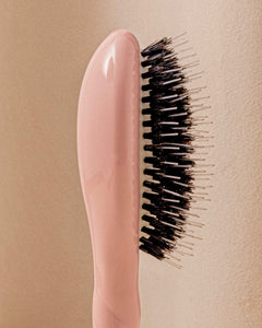 N.02 La Petite Brosse Démêlante & Soin l'Indispensable Rose Poudré