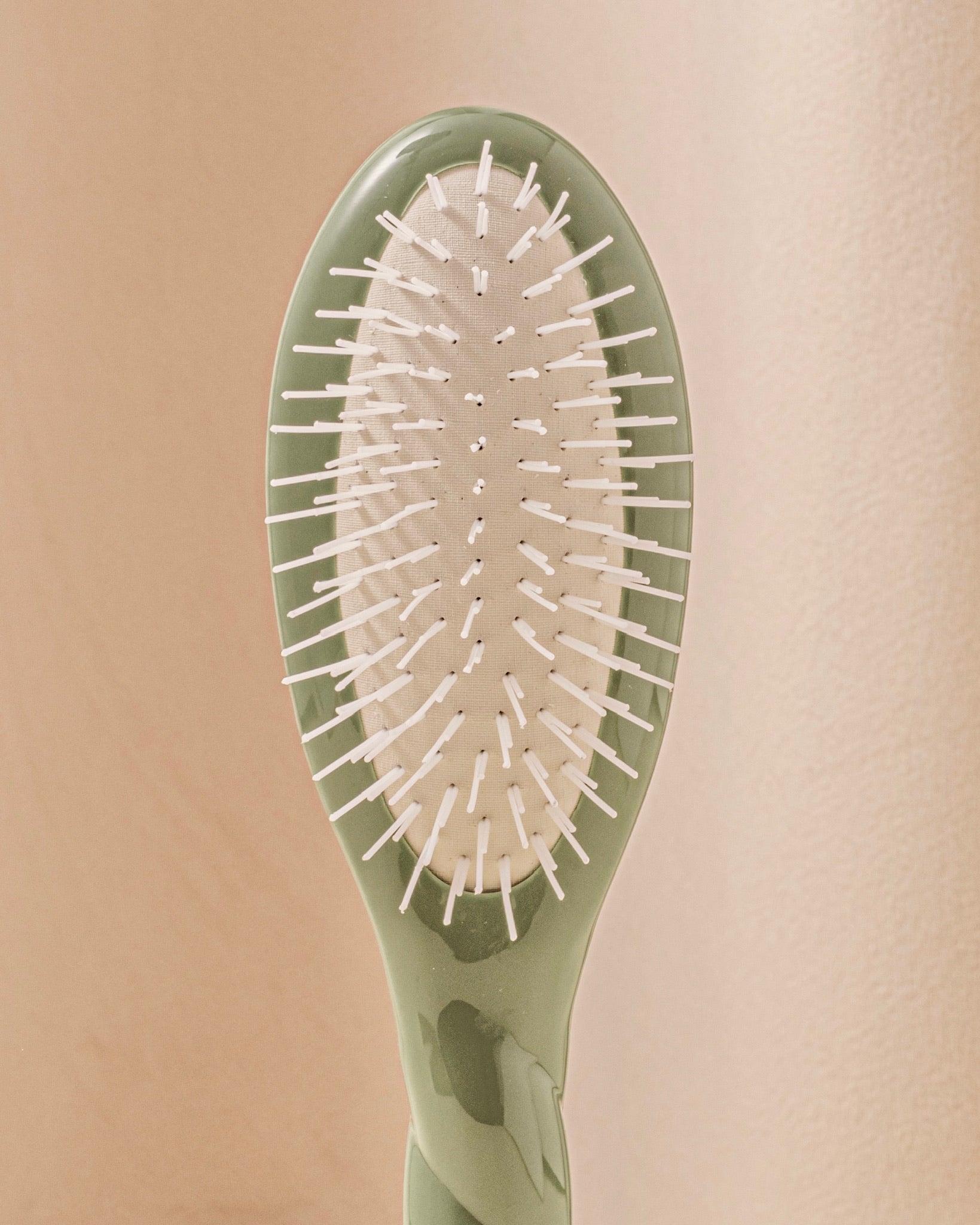 N.07 La Petite Brosse Démêlante & Stimulante l'Intense Vert Amande