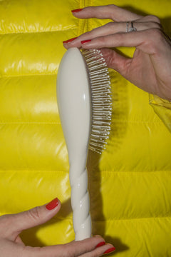 N.04 La Brosse Démêlante & Massante La Miracle Blanc Crème