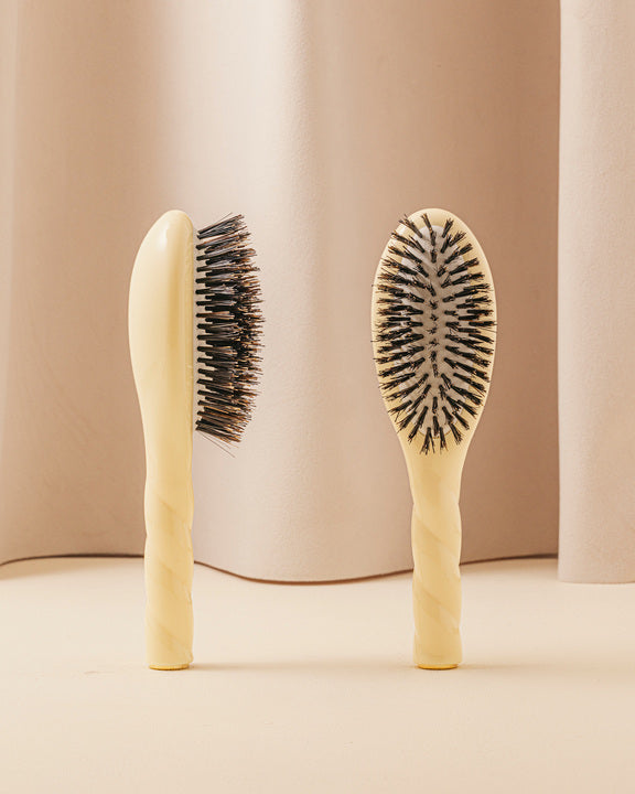 N.01 La Petite Brosse Brillance & Soin l’Universelle Ivoire Cair