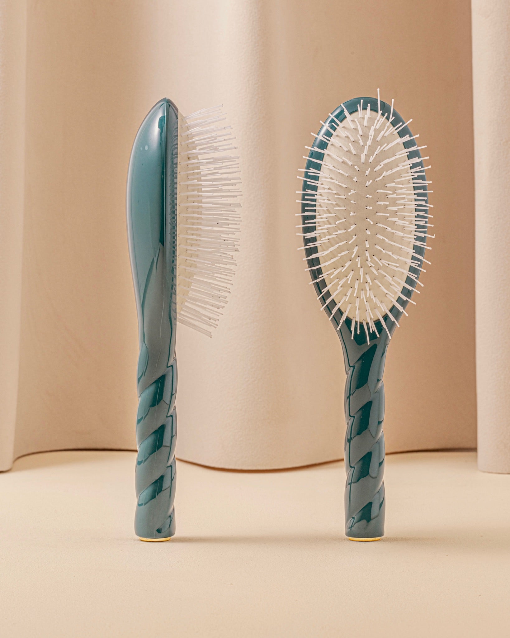 N.07 La Brosse Démêlante & Stimulante l'Intense Bleu Encre
