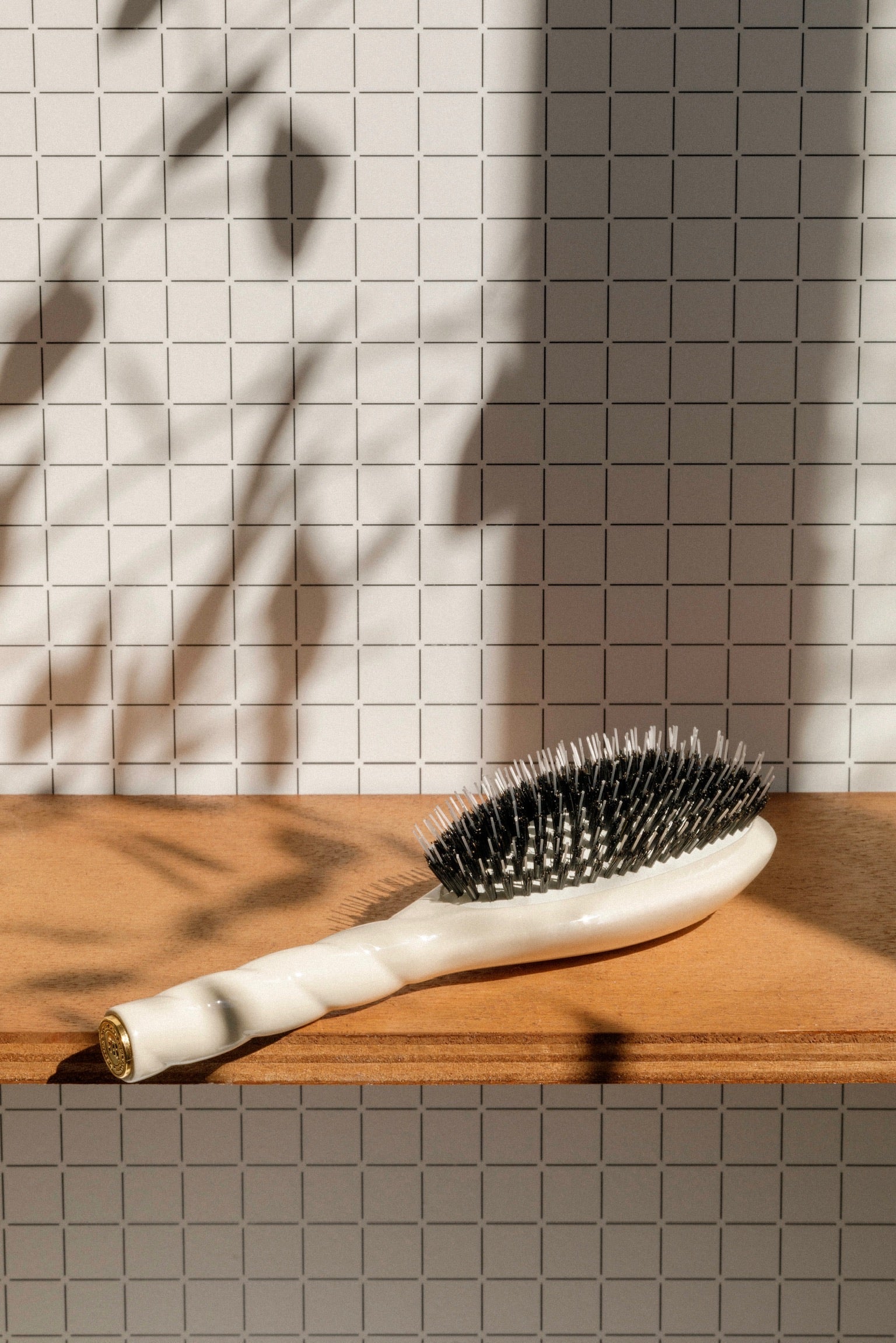 N.02 La Brosse Démêlante & Soin l'Indispensable Blanc Crème