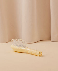N.04 La Petite Brosse Démêlante & Massante La Miracle Ivoire Cair