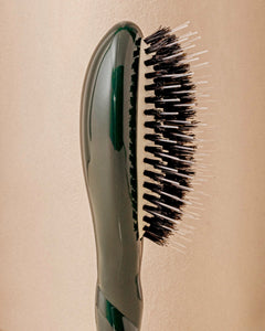 N.02 La Petite Brosse Démêlante & Soin l'Indispensable Vert Emeraude