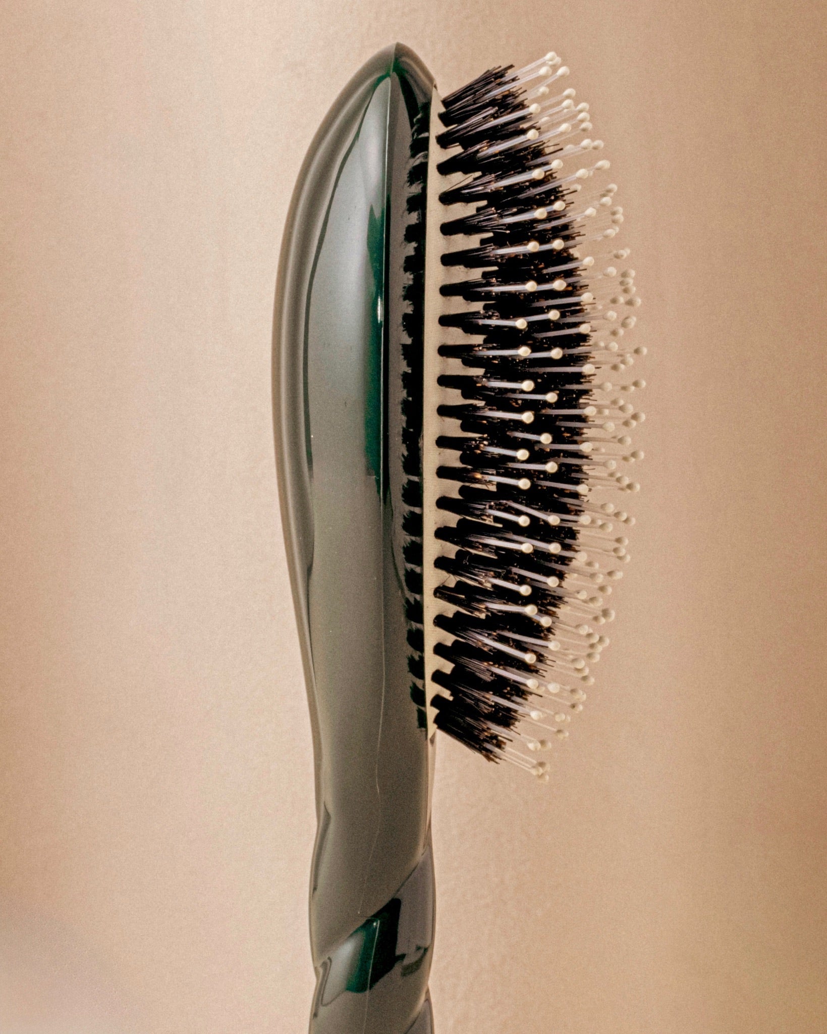 N.03 La Brosse Cuir Chevelu Sensible l'Indispensable Douceur Vert Emeraude
