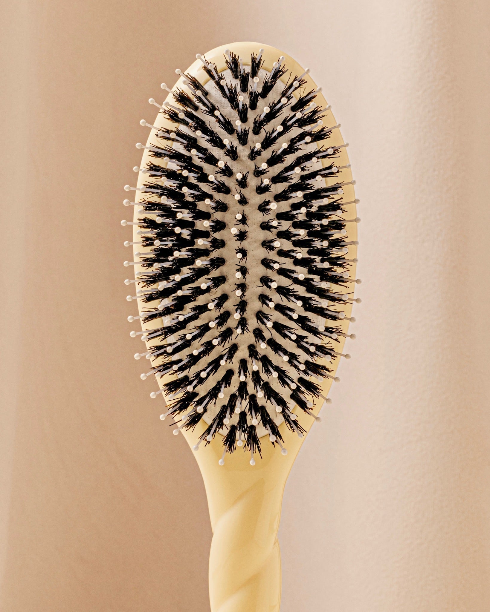 N.03 La Brosse Cuir Chevelu Sensible l'Indispensable Douceur Ivoire Cair