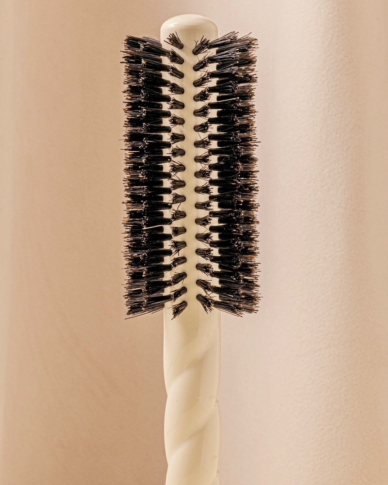 N.05 La Brosse Ronde Brushing Volume & Style Blanc Crème