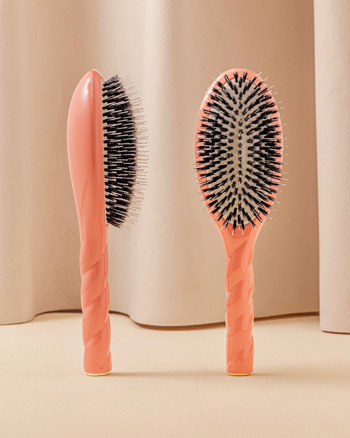 N.02 La Brosse Démêlante & Soin l'Indispensable Corail