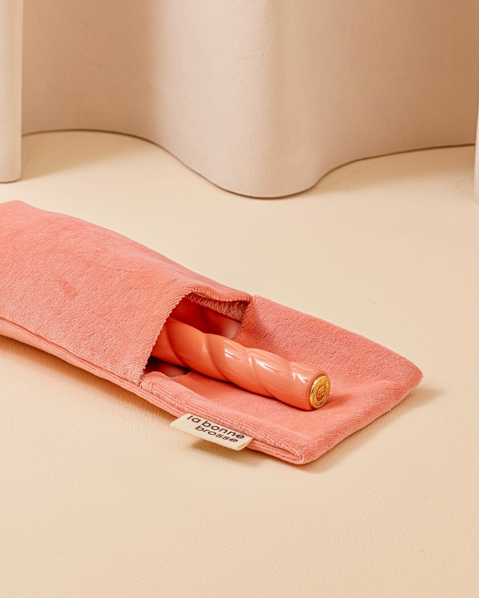 N.01 La Brosse Brillance & Soin l'Universelle Corail