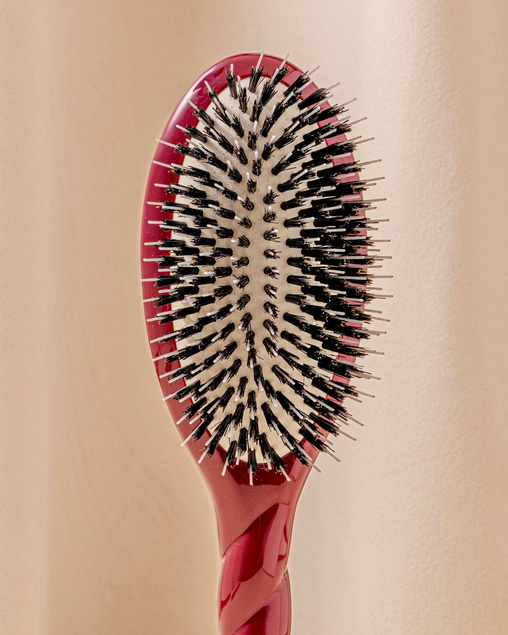 N.02 La Brosse Démêlante & Soin l'Indispensable Rouge Cerise
