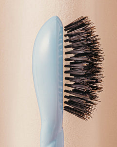 N.01 La Micro Brosse Brillance & Soin l’Universelle Bleu Ciel