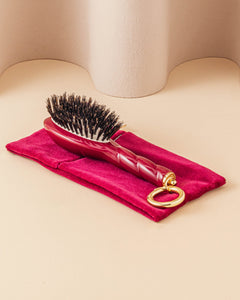 N.01 La Micro Brosse Brillance & Soin l’Universelle Rouge Cerise