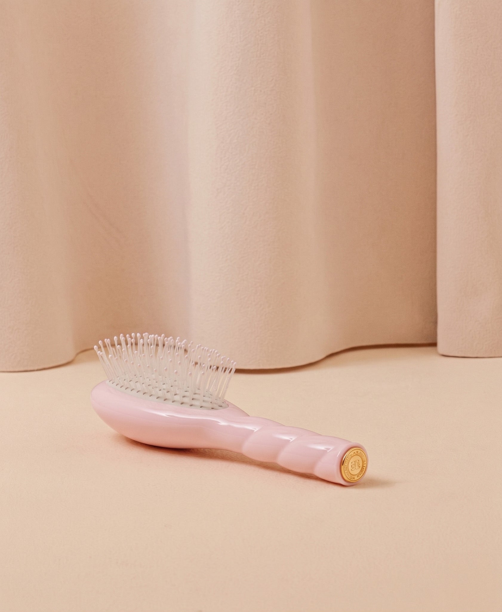 N.04 La Petite Brosse Démêlante & Massante La Miracle Rose Lilas