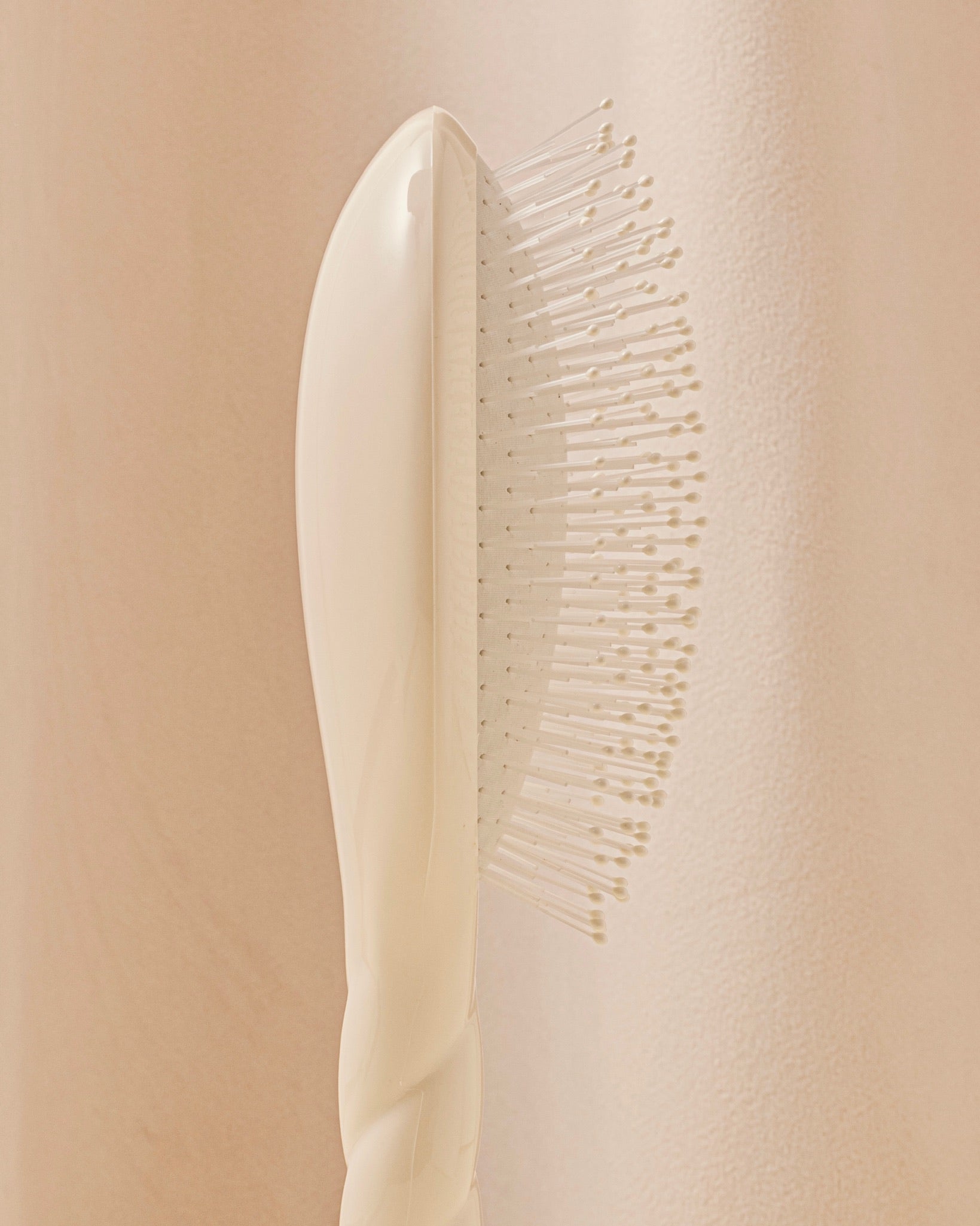 N.04 La Brosse Démêlante & Massante La Miracle Blanc Crème