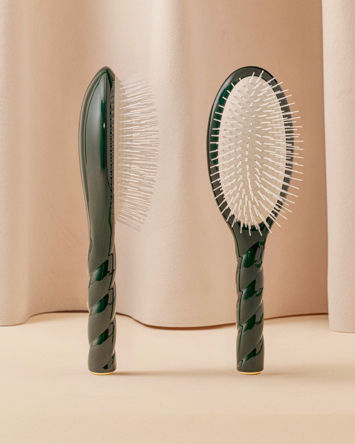 N.07 La Brosse Démêlante & Stimulante l'Intense Vert Emeraude