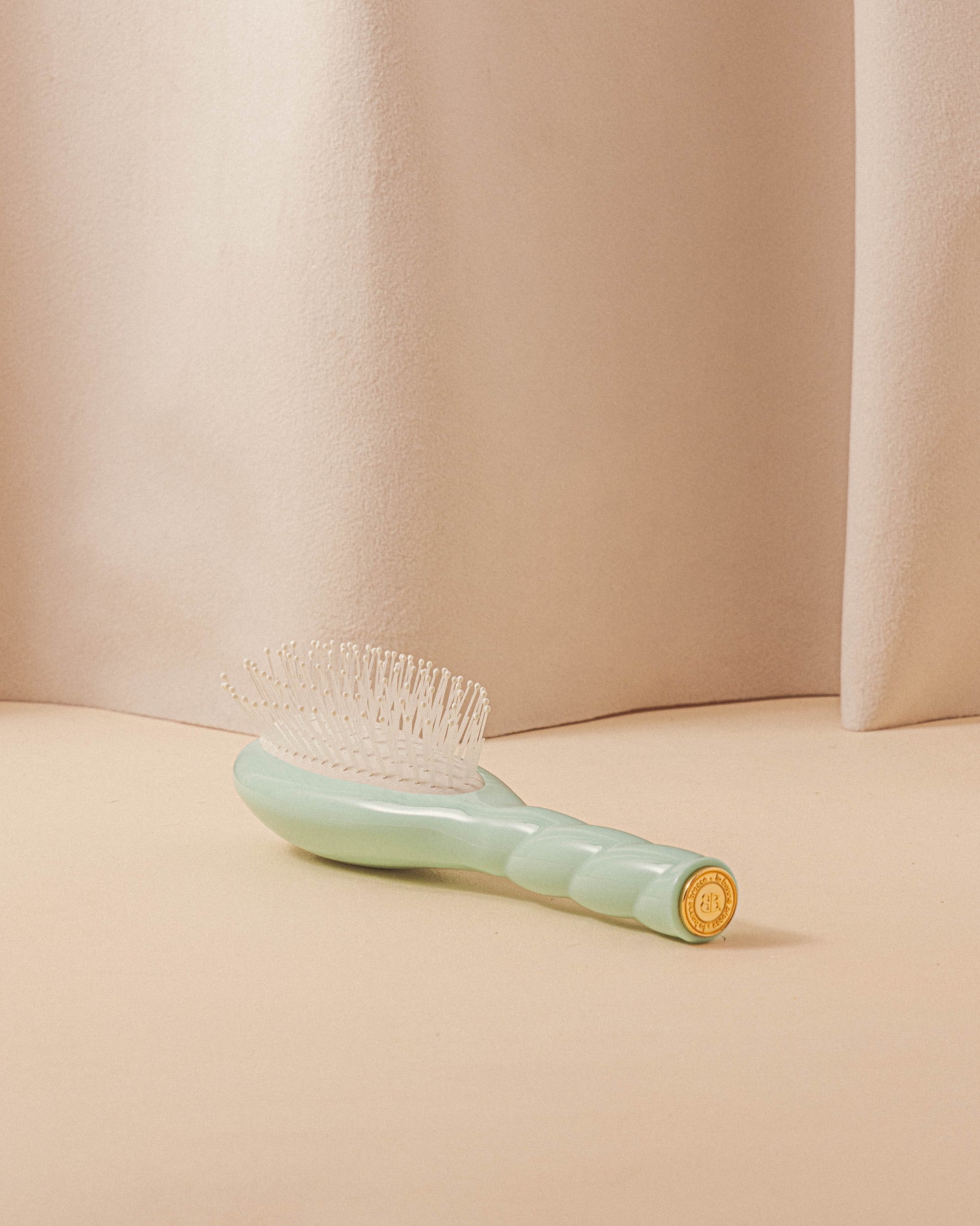 Édition Limitée Bleu Lagon N.04 La Petite Brosse Démêlante & Massante La Miracle