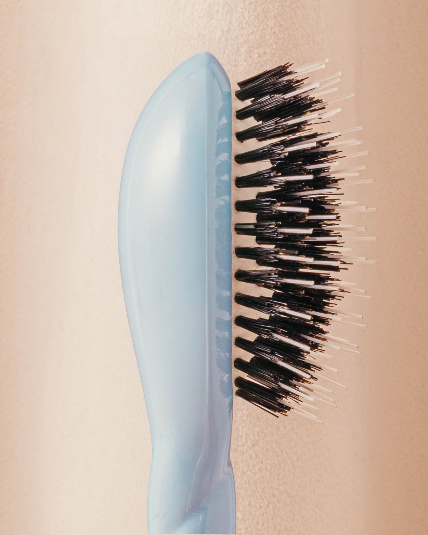 N.02 La Micro Brosse Démêlante & Soin l'Indispensable Bleu Ciel