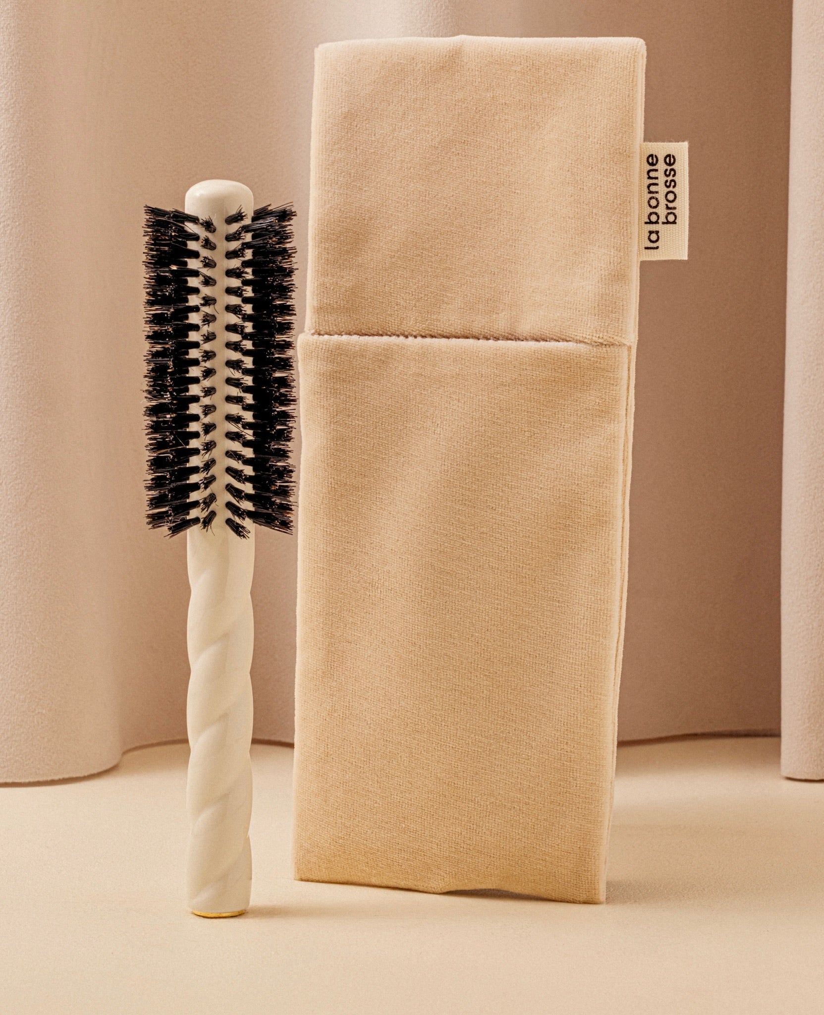 N.05 La Brosse Ronde Brushing Volume & Style Blanc Crème