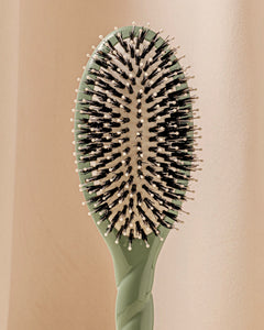 N.03 La Brosse Cuir Chevelu Sensible l'Indispensable Douceur Vert Amande