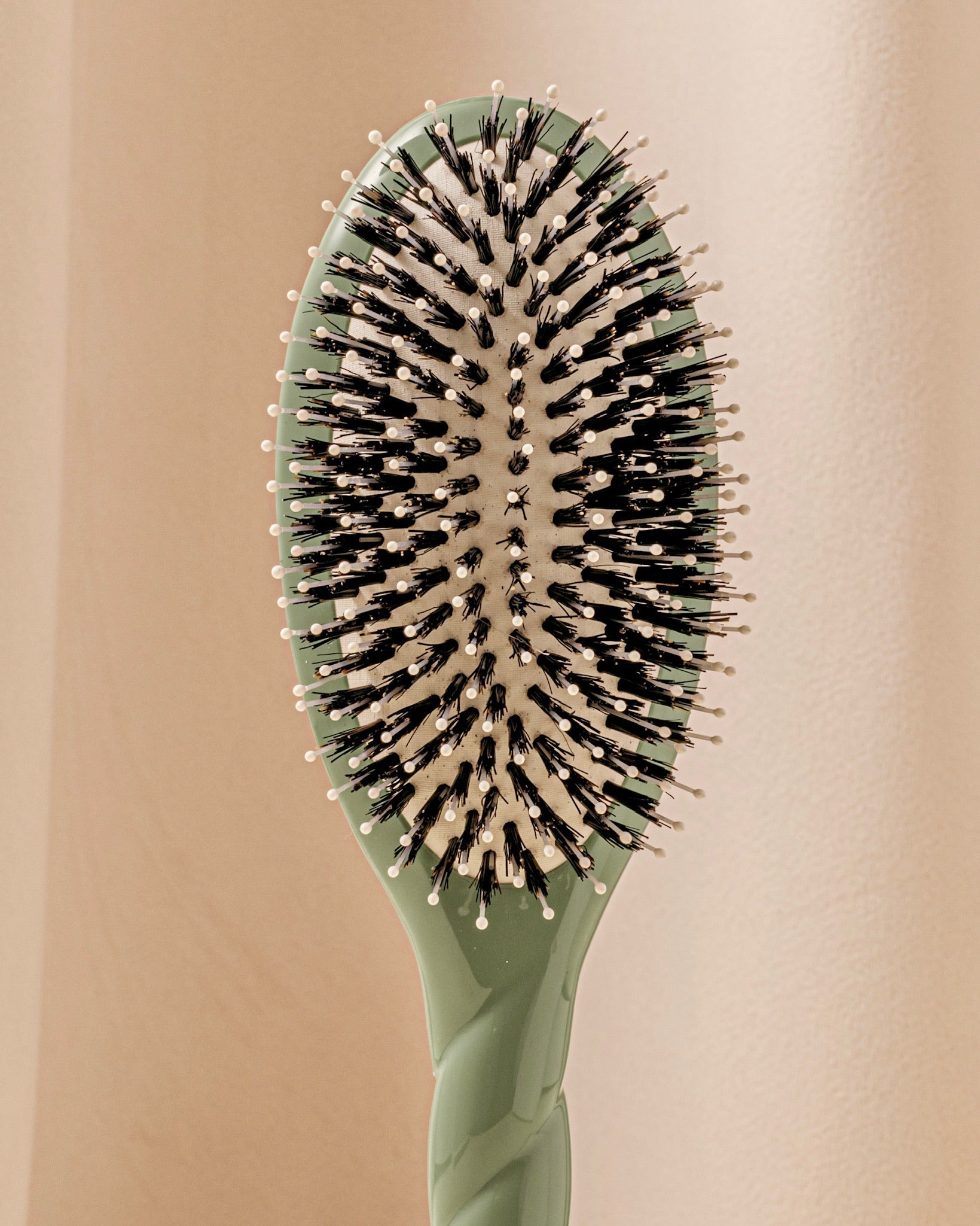 N.03 La Brosse Cuir Chevelu Sensible l'Indispensable Douceur Vert Amande