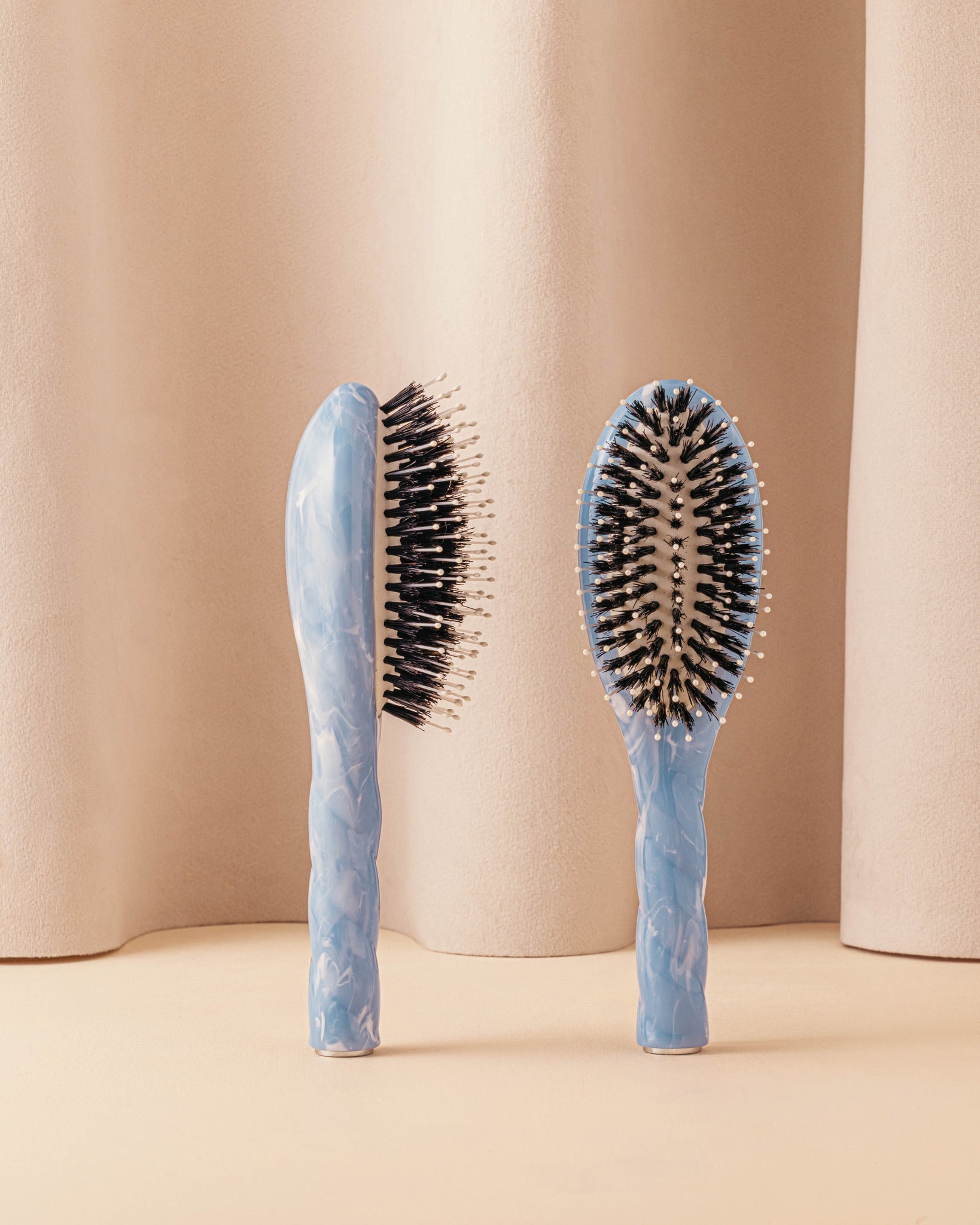Roseanna x La Bonne Brosse N.03 La Petite Brosse Cuir Chevelu Sensible l'Indispensable Douceur Salty Gelato  Bleu