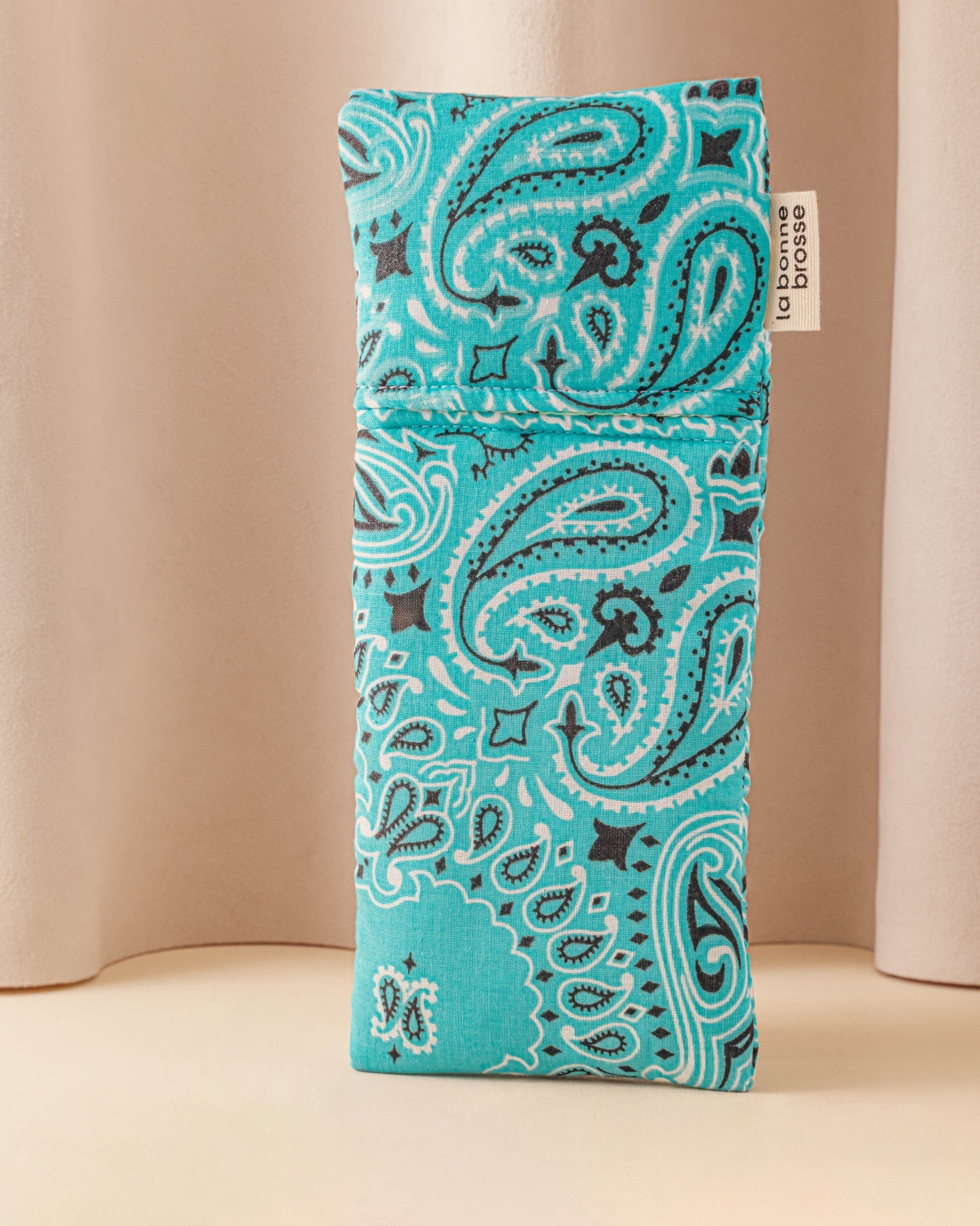 Call It By YourName x La Bonne Brosse Pochette Grande Brosse Bleu Ciel