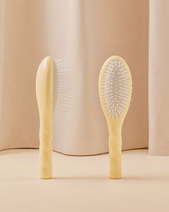 N.07 La Petite Brosse Démêlante & Stimulante l'Intense Ivoire Cair