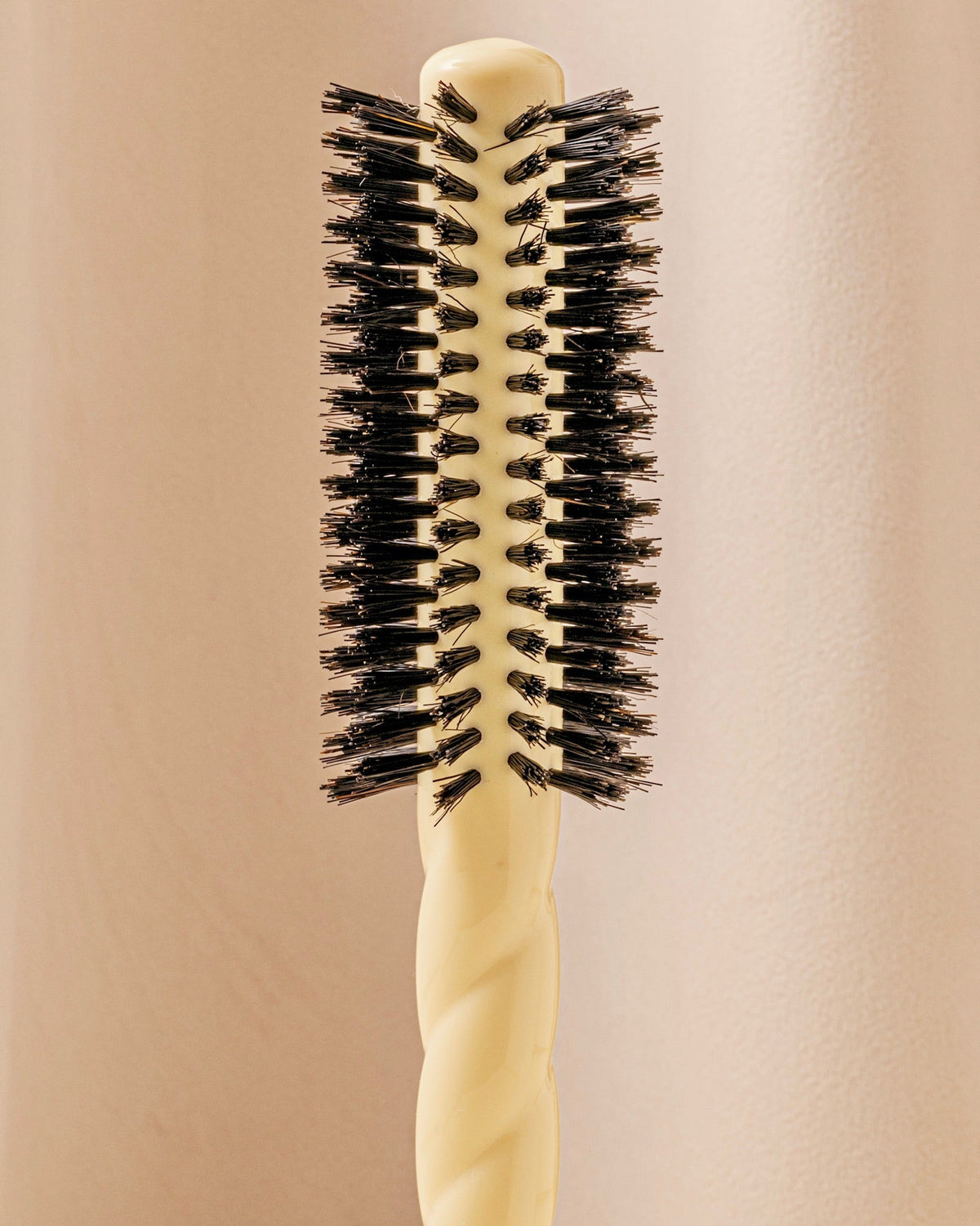 N.05 La Brosse Ronde Brushing Volume & Style Ivoire Cair