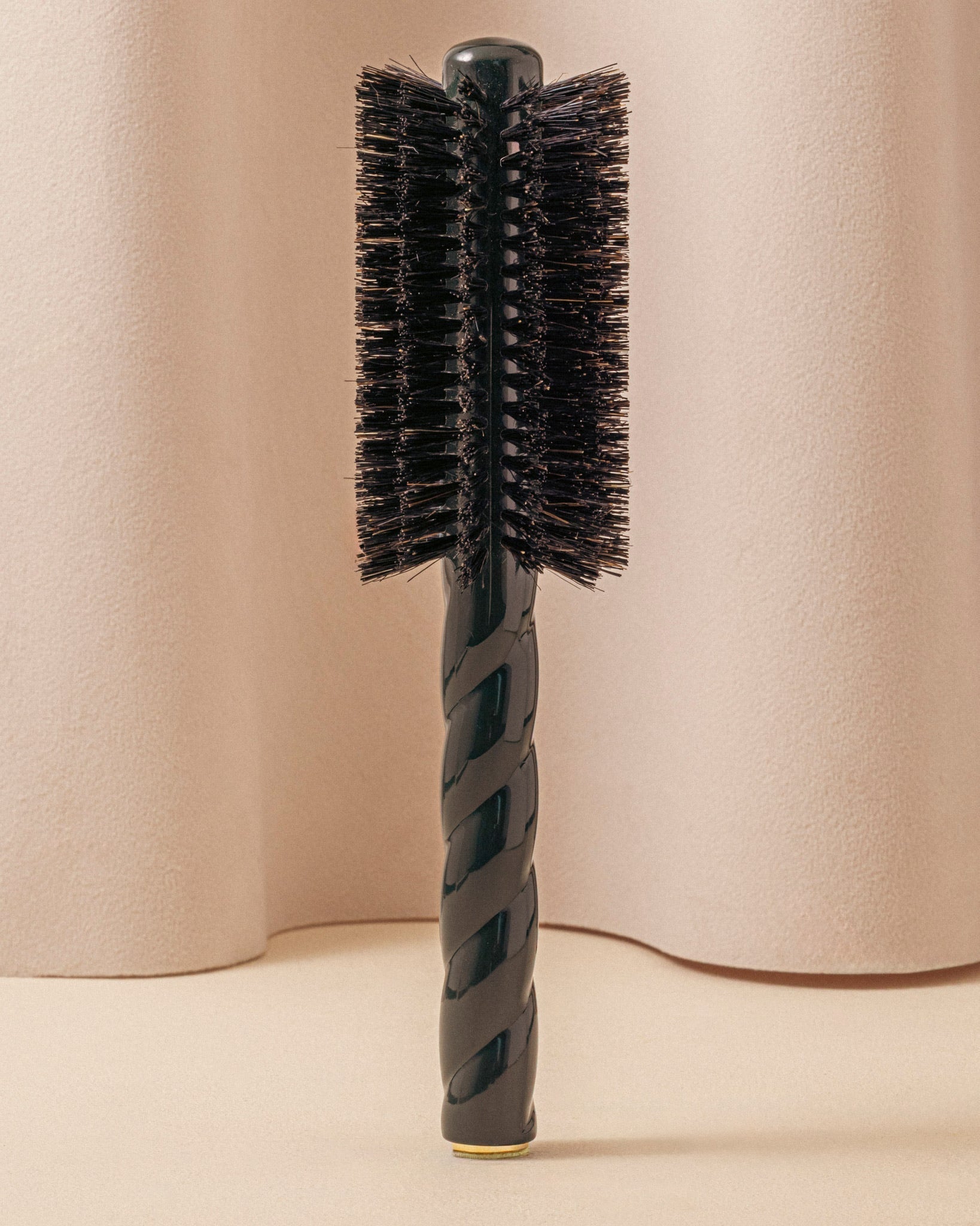 N.08 La Brosse Ronde Brushing Longueur & Mouvement Vert Émeraude