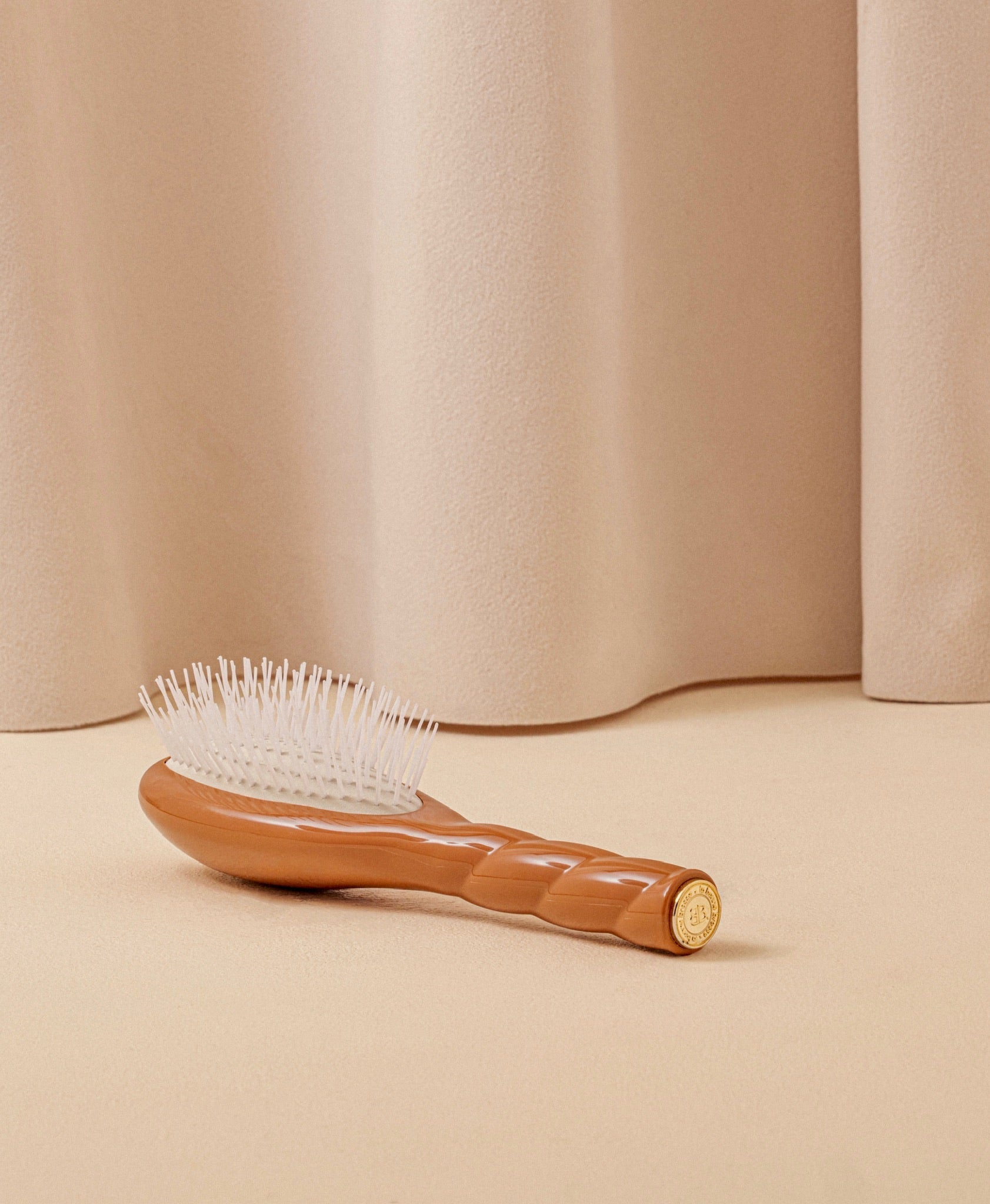 N.07 La Petite Brosse Démêlante & Stimulante l'Intense Terracotta